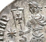 Römisches Kaiserreich - 337-361 - Constantius II. (324-361) als Augustus - mit Kreuzstandarte - Follis - vz-st